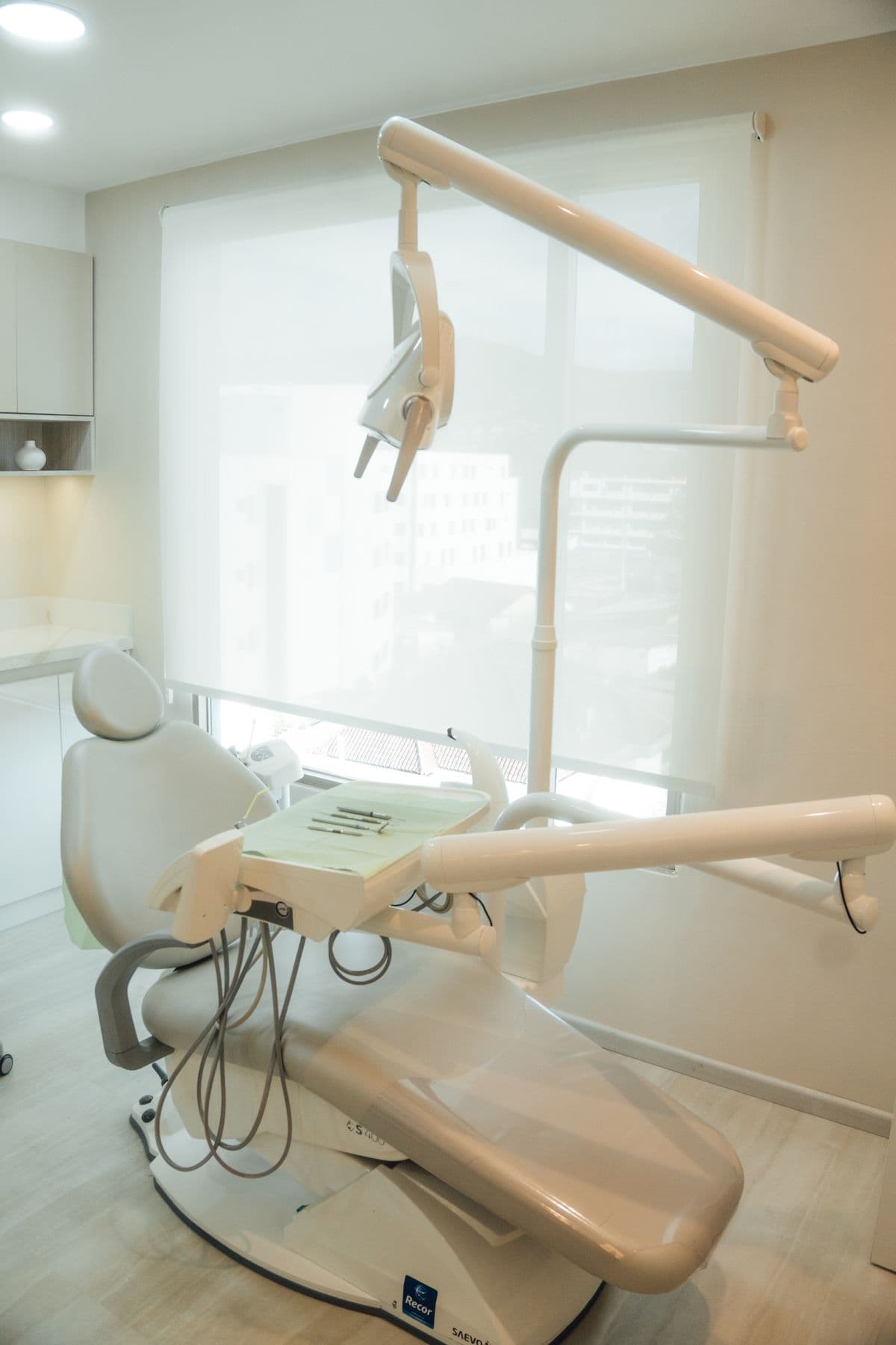 A bright, modern treatment room at Northline Dental Studio